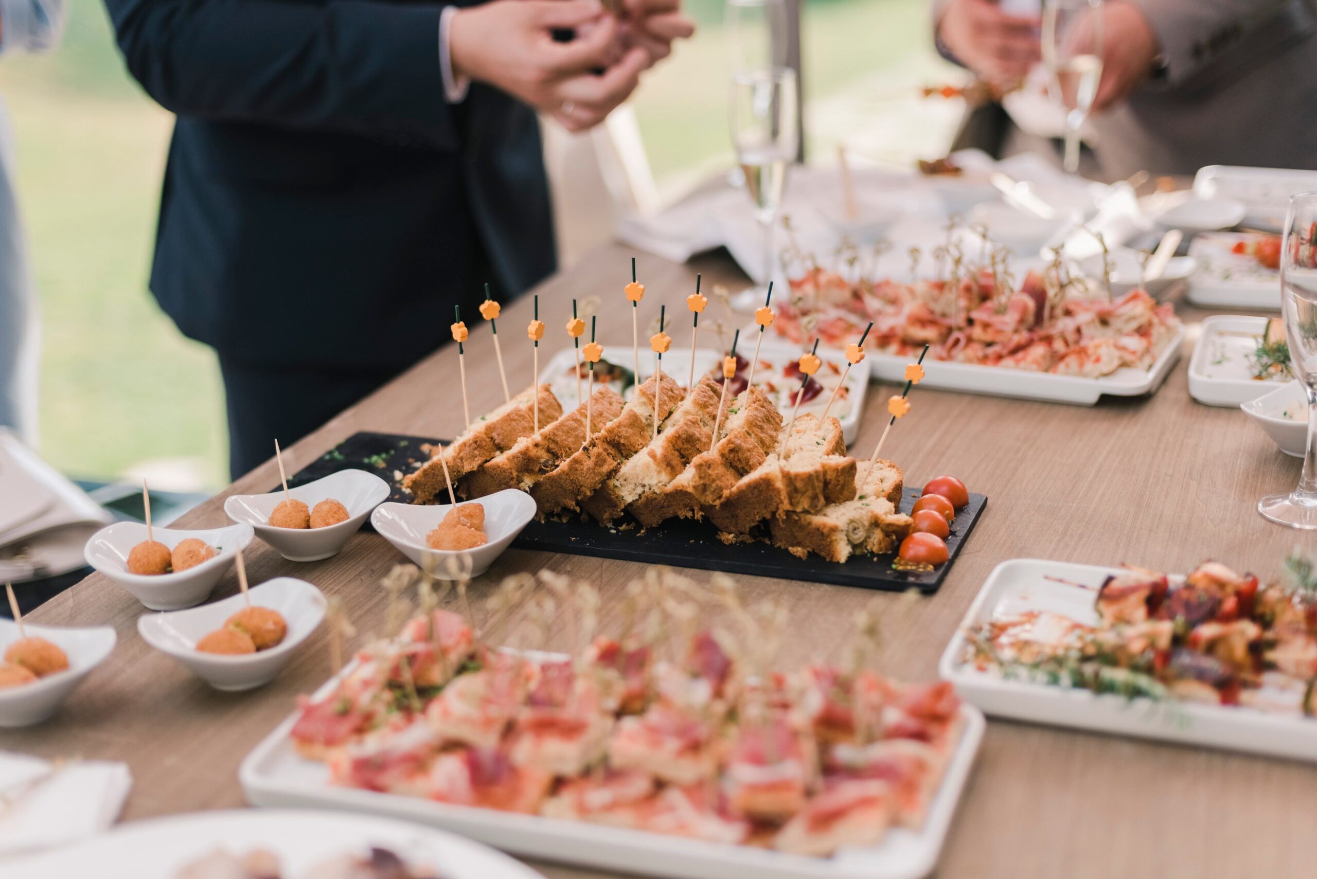 Mooi opgemaakt gerecht van catering aan huis in Breda